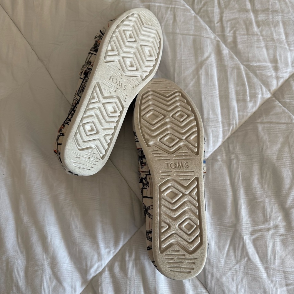 Star Wars Graphic Toms Shoes, W7.5 - Picture 6 of 8